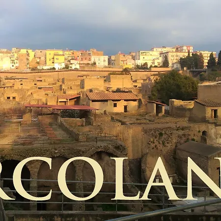 Squares Casa de hóspedes 4*