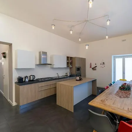 Squares Guest house Naples